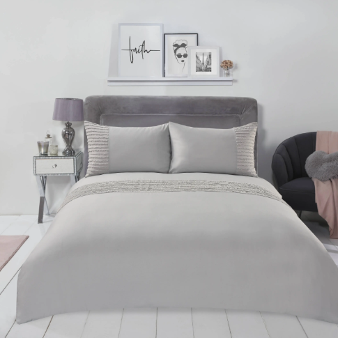 spotty-duvet-cover-with-pillowcase-set